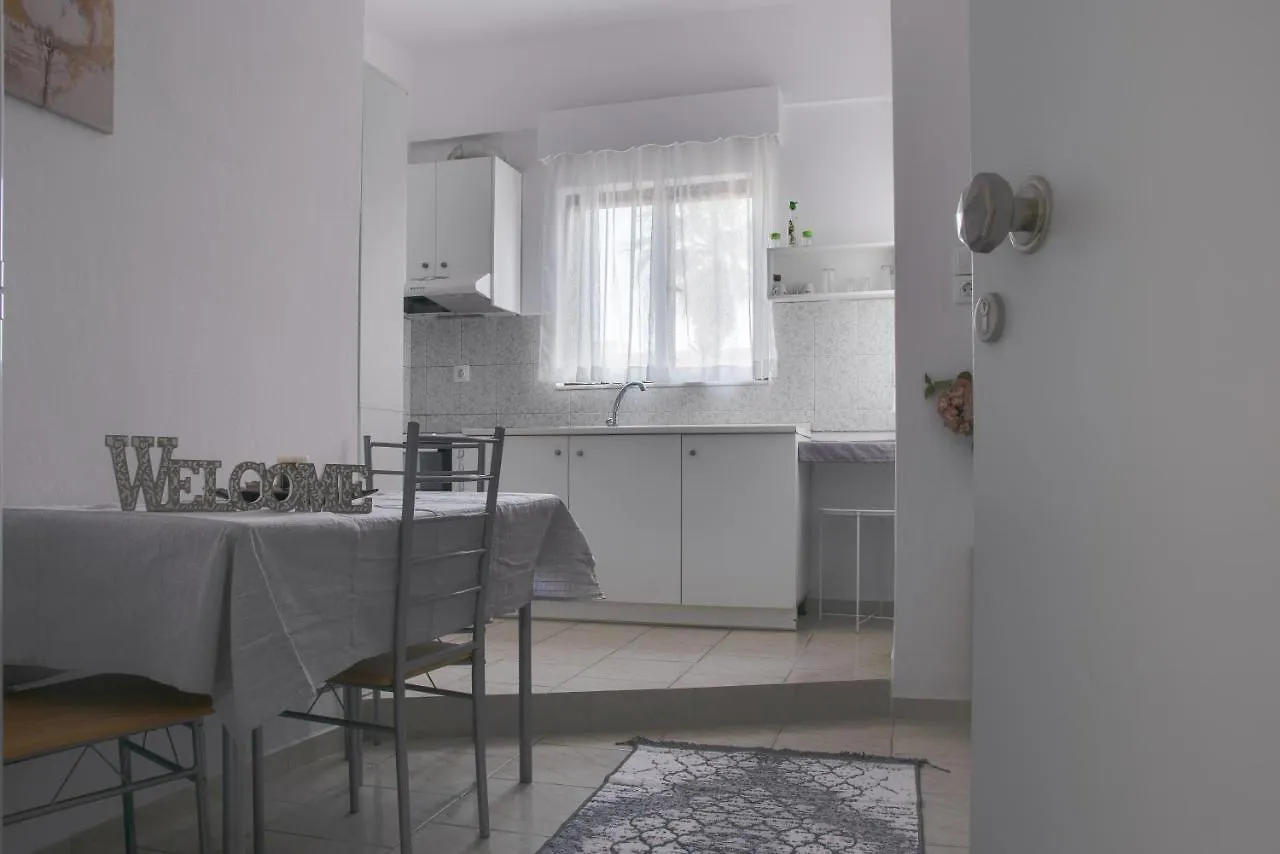 Le Mare Apartment Amoudara  Greece